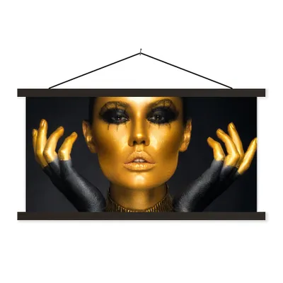 Produktbild von MuchoWow® Textilposter Frau - Porträt - Gold - Luxus - Schwarz 60x30 cm mit schwarzem Rahmen - Textilien