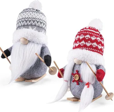Produktbild von Weihnachtsgnomen mit Holzschlitten und Skiern - Handgemachte skandinavische Dekoration