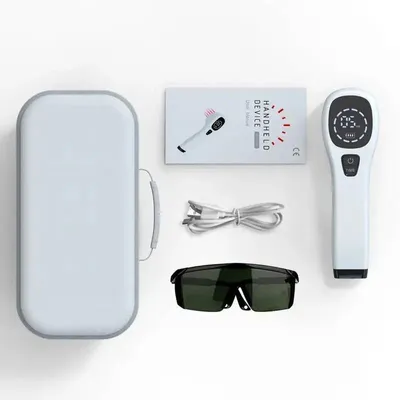 Produktbild von Lasertherapiegerät zur Schmerzlinderung - Handgerät LLLT - Dioden 2×808 nm + 12×650 nm - GaAlAs - Dauerbetrieb - Akku 2600 mAh - Timer 5–30 Min - UK‑Stecker