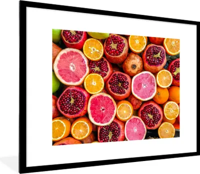 Produktbild von MuchoWow® Gerahmtes Poster Orange - Granatapfel - Rot 80x60 cm - Poster mit Schwarzem Bilderrahmen Wandposter Rahmen Foto Bilder - Schlafzimmer-Dekorationen - Fotoposter
