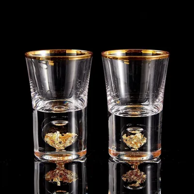 Produktbild von Schnapsgläser 4cl Kristallglas mit Blattgoldflocken 2 Stück