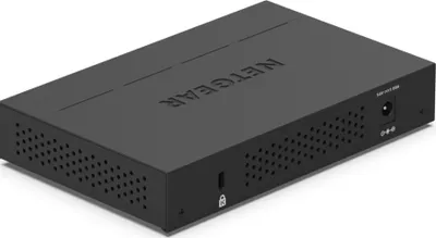 Produktbild von NETGEAR 300 Series GS305PP - Switch - SOHO - unmanaged - 5 x 10/100/1000 (4 PoE+) - Desktop, wandmontierbar - PoE+ (83 W)