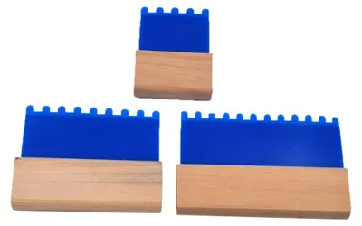 Image de Ensemble de 3 grattoirs en plastique avec manche en bois