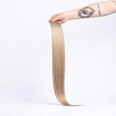 Produktbild von chaarmant Tape In Extensions Ultra Slim Echthaar 55 cm 50 g – Haarverlängerung M#60/10 Hellblond/Aschblond
