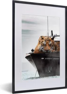 Produktbild von MuchoWow® MuchoWow® Gerahmtes Poster Tiger - Boot - Meer 40x60 cm - Poster mit zchwarzem Bilderrahmen - Poster in Rahmen