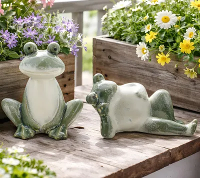 Produktbild von 2x Dekofigur "Frosch" aus Porzellan, glänzend grün, Outdoor Gartendeko, Froschfigur für draußen