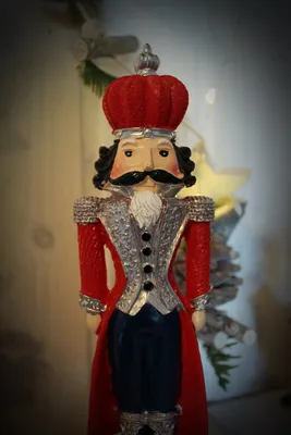 Imagen del producto de Figura navideña, cascanueces, color rojo
