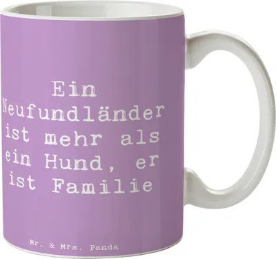 Produktbild von Mr. & Mrs. Panda Teetasse Spruch Neufundländer Familie - Lavendeltraum - Geschenk, sanfter Hunde, treuer Begleiter, Kaffeebecher, mit viel Energie, Hunderassen Pflege