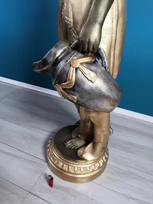 Image de Lampadaire Lampe Lampe Statue Figure Sculpture Statues Lampe sur pied