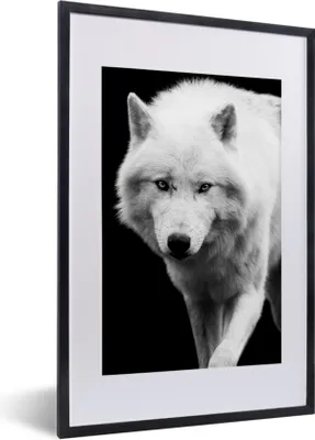 Produktbild von MuchoWow® Gerahmtes Poster Wolf - Tier - Schwarz - Weiß 40x60 cm - Poster mit Schwarzem Bilderrahmen Wandposter Rahmen Foto Bilder - Poster in Rahmen