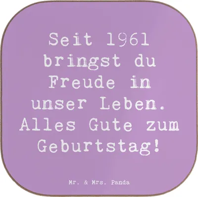 Produktbild von Mr. & Mrs. Panda Tischuntersetzer Spruch 1961 Geburtstag - Lavendeltraum - Geschenk, gläseruntersetzer, Alter, Freude, Untersetzer Tasse, für Gläser, Geburtstagsgeschenk