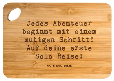 Produktbild von Mr. & Mrs. Panda Schneidebrett Spruch Alleine Reisen Unternehmen - Transparent - Geschenk, Holzbrettchen, Vertrauem, Holzbrett, Freiheit, Geschenkideen, Welt erkunden
