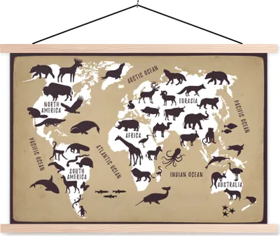 Produktbild von MuchoWow® Textilposter Weltkarte - Tiere - Braun 60x40 cm mit holzfarbenen Rahmen - Bilder