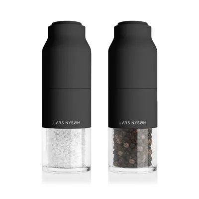 Produktbild von LARS NYSØM Salz und Pfeffermühlenset Edelstahl mit verstellbarem Mahlwerk I Flaschendesign Gewürzmühlen Set Manual (Onyx Black)