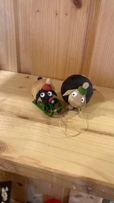 Produktbild von Holzfigur Schaf mit Babyschaf auf Schlitten Höhe 3,5cm NEU