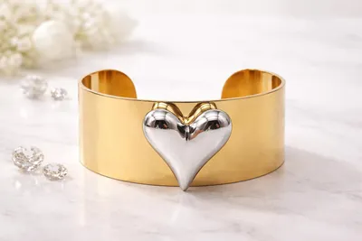 Produktbild von Armband Armreif Silberfarben Goldfarben Herz liebe romantik geschenk Ardoné – gold