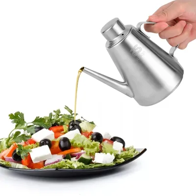 Productafbeelding van RVS Oliekan 460 ml met Langzaam Uitloopdesign