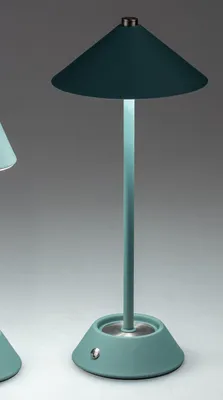Produktbild von LED Tischlampe TOUCH matt grün H. 33cm aus Metall Formano