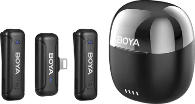 Obrázok produktu pre BOYA BY-WM3T-D2 Bezdrôtový mikrofónový systém s 1 prijímačom + 2 vysielačmi + nabíjacím puzdrom, dosah prenosu 100 m, výdrž 10 hodín, inteligentné potlačenie šumu, integrovaná výmena batérie pre iPhone na živé vysielanie, rozhovory a vlogovanie