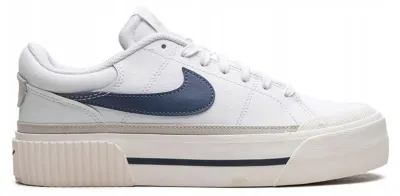 Produktbild von Nike Sportschuhe Low-Top-Sneaker DM7590104 aus weißem Leder mit Swoosh-Logo
