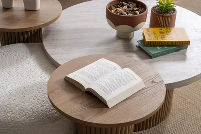 Produktbild von Couchtisch, Beistelltisch und Hocker Gemütlichkeit im modernen Format