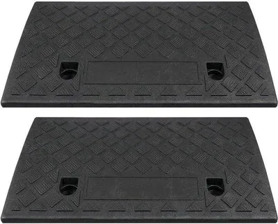 Zdjęcie produktu dla Płyta progowa - Element do wykończenia schodów - Łatwe wjeżdżanie - Trwały materiał - 30 x 10 x 55 cm - Czarny