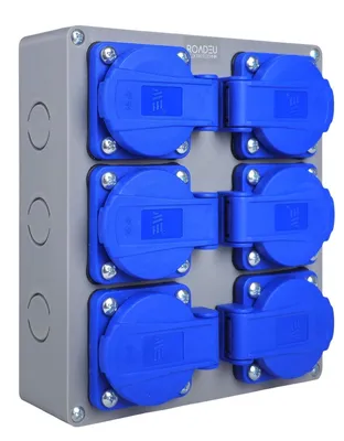 Produktbild von RoadEu – Stromverteiler 6x Schuko 230V | Mehrfachsteckdose IP44 Aufputz 16A | Vorverdrahteter Baustromverteiler mit PG13,5 Kabelverschraubung