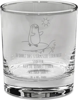 Produktbild von Mr. & Mrs. Panda Glas Pinguin Surfer - Transparent - Geschenk, Hawaii, Tumbler, Portugal, für Gin, Motiviert, Urlaub, Cocktailglas, Optimistisch, Trinkglas, gravur