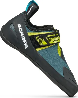 Kletterschuh "Origin VS" von Scarpa; in Schwarz und Blau mit gelben Akzenten und Klettverschluss.