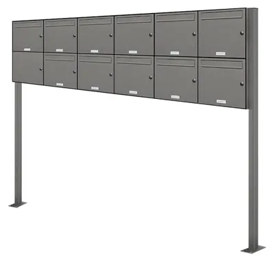 Produktbild von 12er Standbriefkasten in Aluminiumgrau RAL 9007 als 12-Fach-Briefkastenanlage DIN A4 im modernen Design