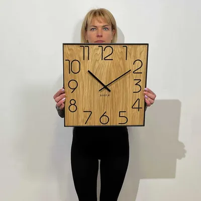 Image de Horloge murale en bois Wood Square chêne 40cm de diamètre aspect bois sans tic-tac