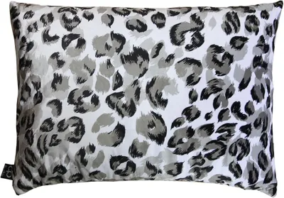 Produktbild von Casa Padrino Luxus Wohnzimmer Deko Kissen Milwaukee Weiß / Schwarz / Grau 35 x 55 cm - Feinster Samtstoff - Luxus Kollektion