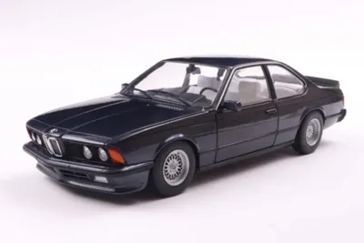 Produktbild von Solido 421186494 BMW 635 CSI E24 1984 dunkelblau 1:18