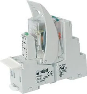 Zdjęcie produktu dla Przekaźnik interfejsowy PIR3-230AC-00LV, styki 3P, zasilanie 230 V AC, prąd obciążenia 10 A, szerokość 27 mm