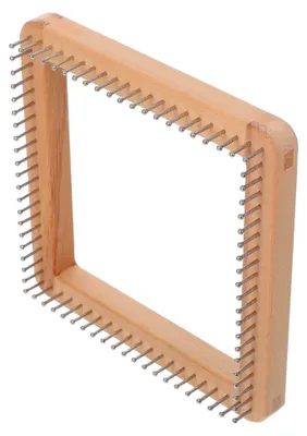 Produktbild von Quadratischer Strickrahmen aus Holz für Mützen, Schals und Tücher