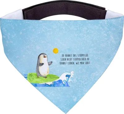 Produktbild von Mr. & Mrs. Panda Bandana Hund Pinguin Surfer - Eisblau - Geschenk, Hawaii, Pinguine, Tuch, Motiviert, Halstuch, Hunde, Positive Sprüche, Hundehalstuch, Urlaub, Portugal