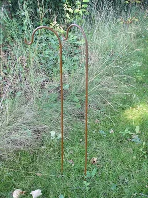 Produktbild von 2 Stück (2er-Set) Gartenstab m. Haken, Laternenhaken, Blumen, Eisen, Rost