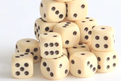 Produktbild von Weible Spiele 05218-20 - Acryl-Würfel, 18 mm, 20 Stück, Elfenbein