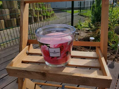 Produktbild von 3-Docht-Duftkerze Rosa mit Rosen