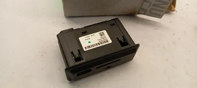 Immagine prodotto di Presa USB/AUX originale Renault. Codice: 280233290R