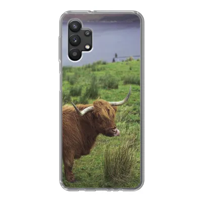 Produktbild von MuchoWow® Handyhülle Schutzhülle Hülle für Samsung Galaxy A32 5G Schottische Highlander - Gras - Wasser - Tiere Silikon Softcase Handy Hülle - Softcase
