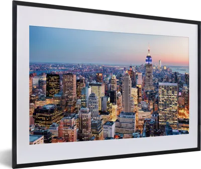 Produktbild von MuchoWow® MuchoWow® Gerahmtes Poster New York - Skyline - Nacht 60x40 cm - Poster mit zchwarzem Bilderrahmen - Schlafzimmer - Plakat in Rahmen - Drucken
