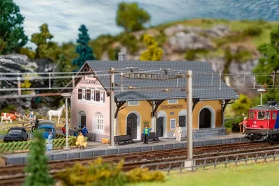 Obrázok produktu pre Faller Bahnhof Lavin 212128