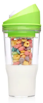 Produktbild von Tragbarer Müslibecher aus Kunststoff, ideal für unterwegs – kein Löffel oder Schüssel nötig! Perfekt für Kinder und Erwachsene, um schnell und einfach ein Frühstück zu Hause zu genießen.