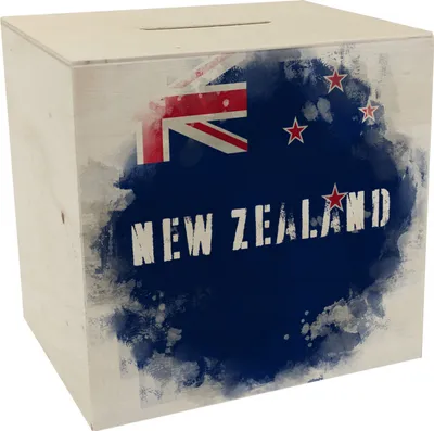 Produktbild von Spardose aus Holz mit Neuseeland-Flagge im Used Look - Sparschwein für Urlauber