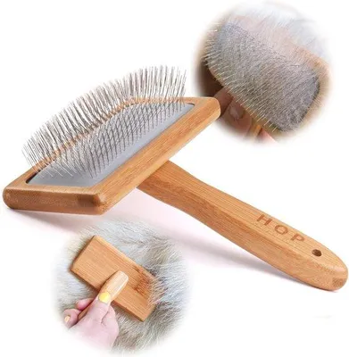 Image de Petite brosse durable pour chiens et chats, en bambou naturel