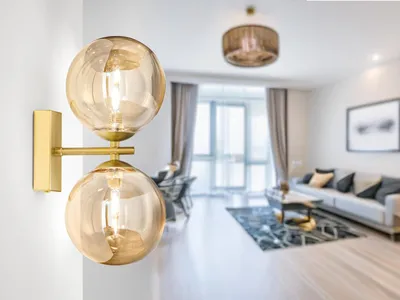 Produktbild von Ausgefallene LED Wandleuchte Gold mit Glaskugeln Bernstein, Höhe 34cm