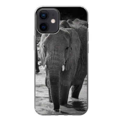 Produktbild von MuchoWow® Handyhülle Schutzhülle Hülle für iPhone 12 Elefant - Tiere - Wasser - Schwarz und weiß Silikon Softcase Handy Hülle - Schutzhülle
