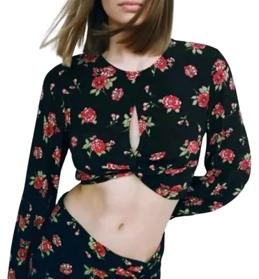 Zdjęcie produktu dla Bluzka damska Zara, czarna, krótka, z kwiatowym wzorem, rozmiar M