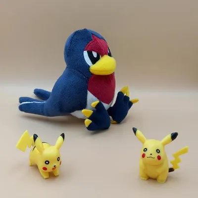 Produktbild von Pokemon Schwalbini Kuscheltier - 14 cm Plüschtier Taillow